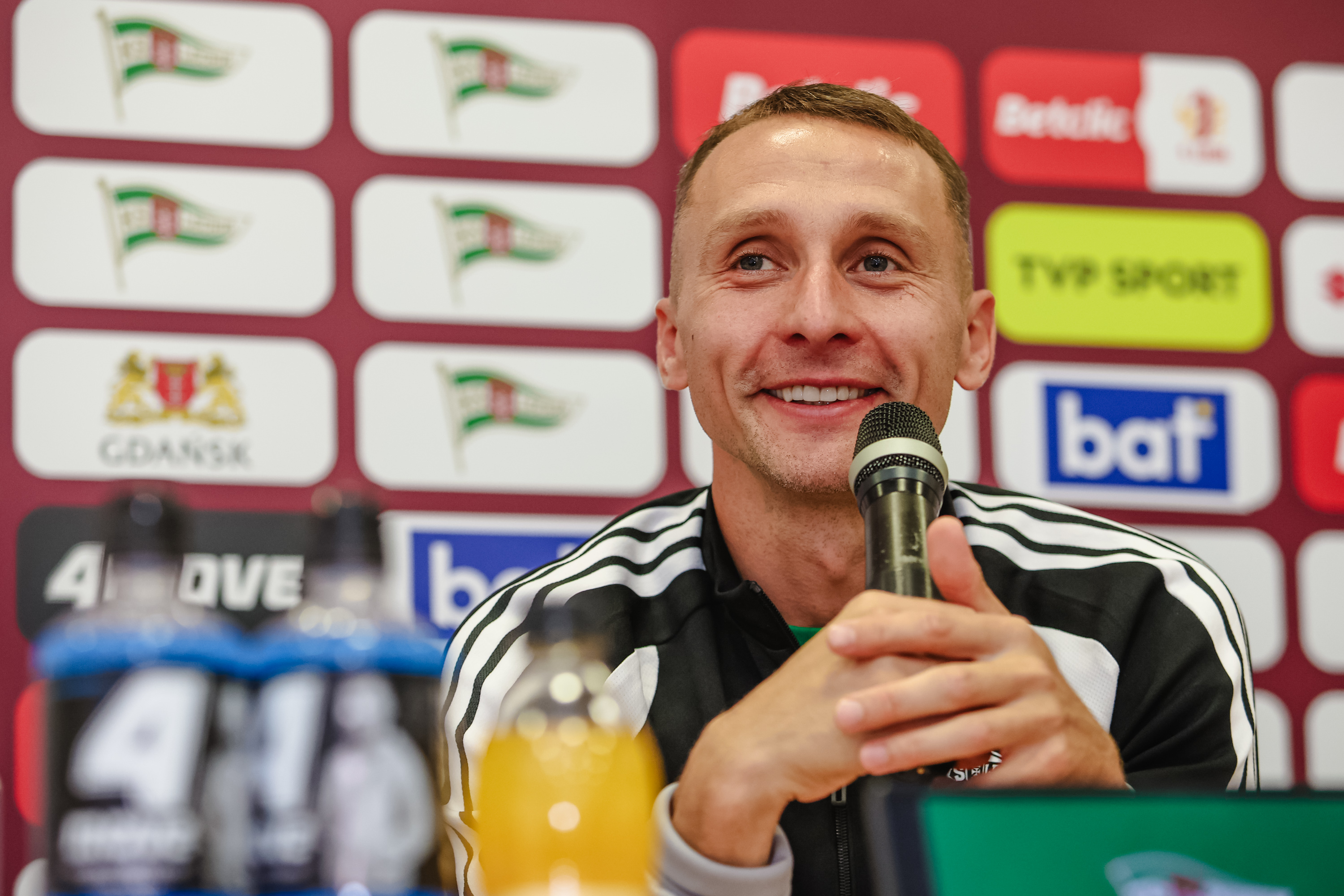 Coach Vladyslav Lupashko before the #POLLGD match