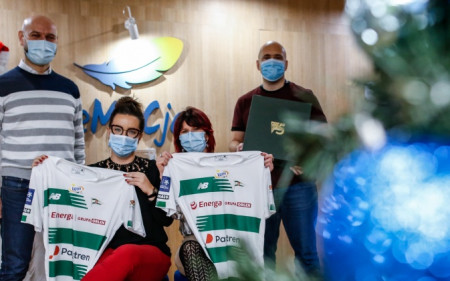 Fundacja Lechii Gdańsk ze świąteczną wizytą w Centrum „Emocja”