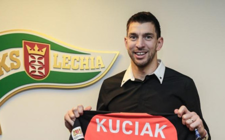 Dušan Kuciak na dłużej w Lechii!