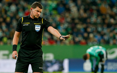 Tomasz Musiał poprowadzi spotkanie Lechii z Piastem