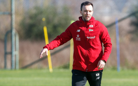 „Wprowadziliśmy nową metodologię i nową mentalność”. Rozmowa z Emanuelem Ribeiro, asystentem trenera Lechii Gdańsk.