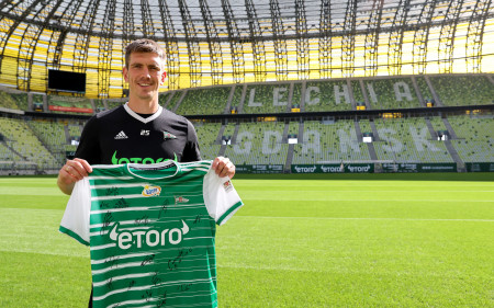 Konkurs dla karnetowiczów. Do wygrania piłki i koszulki z podpisami piłkarzy Lechii!