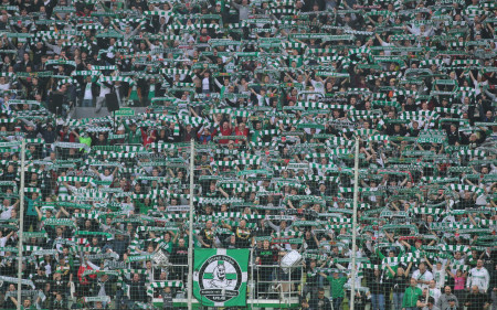 Ostatni konkurs dla karnetowiczów w tym roku! Weź udział i wygraj koszulkę lub piłkę z podpisami całej drużyny!