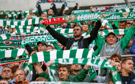 Startujemy z marcowym konkursem dla karnetowiczów! Do wygrania piłki i koszulki z podpisami całej drużyny Lechii Gdańsk!