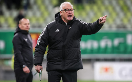 Kevin Blackwell stays in Lechia!