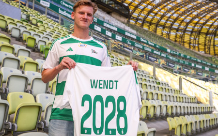 LECHIA GDAŃSK KEEPS ON REINFORCING THE SQUAD WITH THE PERMANENT TRANSFER OF THE 19 YEARS OLD SWEDISH TALENT KARL WENDT