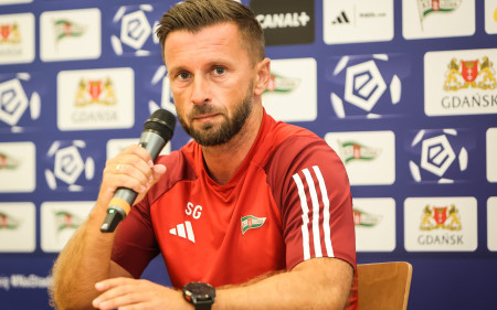 Conference | Coach Szymon Grabowski before the match against Lech Poznan
