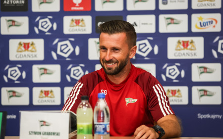 CONFERENCE I Coach Szymon Grabowski before the match against Jagiellonia Białystok