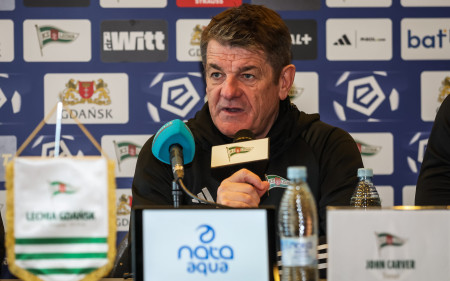 PRESS CONFERENCE | Coach John Carver before the match with Puszcza Niepołomice