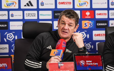 CONFERENCE | Coach John Carver after the match against Raków Częstochowa