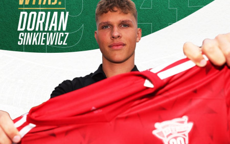 Dorian Sinkiewicz z profesjonalnym kontraktem!